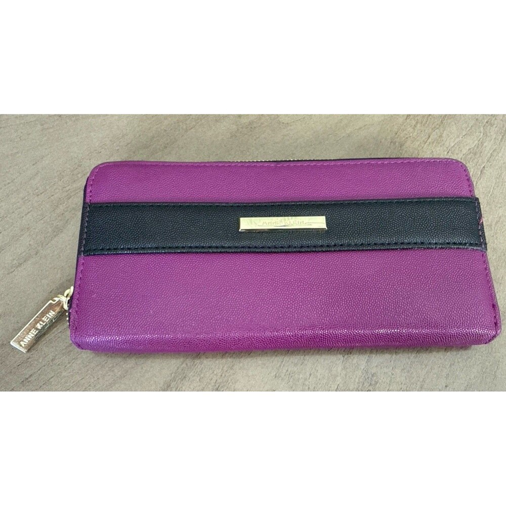 NWT Anne Klein Wallet/Purple And Black Zip Closure 3 Dividers Pebbled GUC